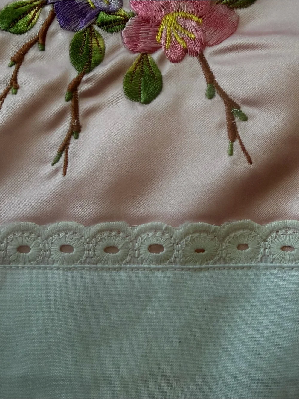 Rare Handmade Vintage Satin Embroidered Floral Bedspread Coverlet 74” x 86”